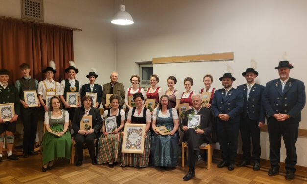 Trachtenverein Traunwalchen zieht Bilanz