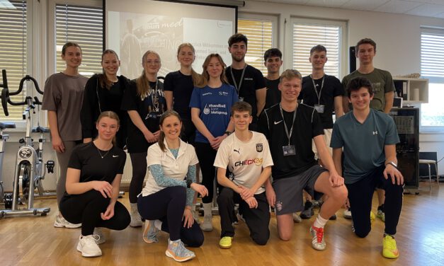 Zusammenarbeit Traunmed und Wissenschafts-Seminar Sport des JHG Traunreut