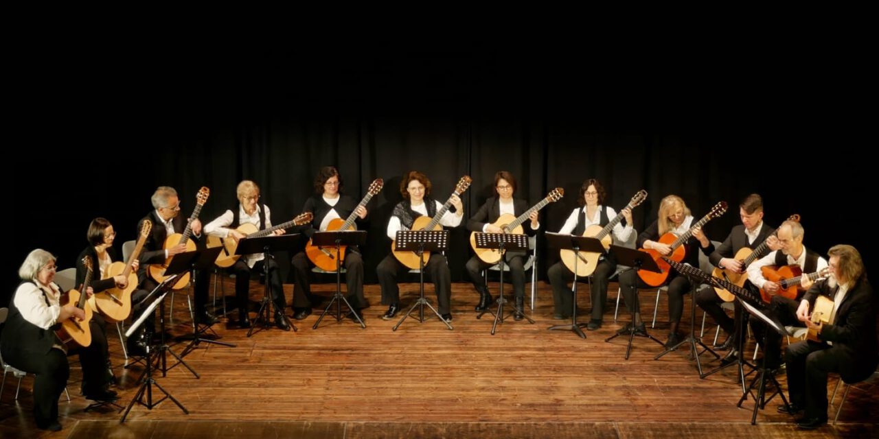 Konzertstunde mit dem Gitarrenensemble Accordial