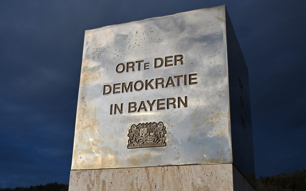 Der Bayerische Landtag ernennt Traunreut zum „Ort der Demokratie“