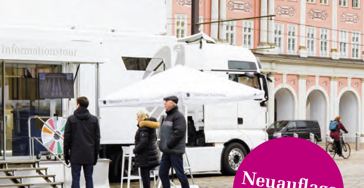 Das Infomobil des Deutschen Bundestages macht Halt in Traunreut